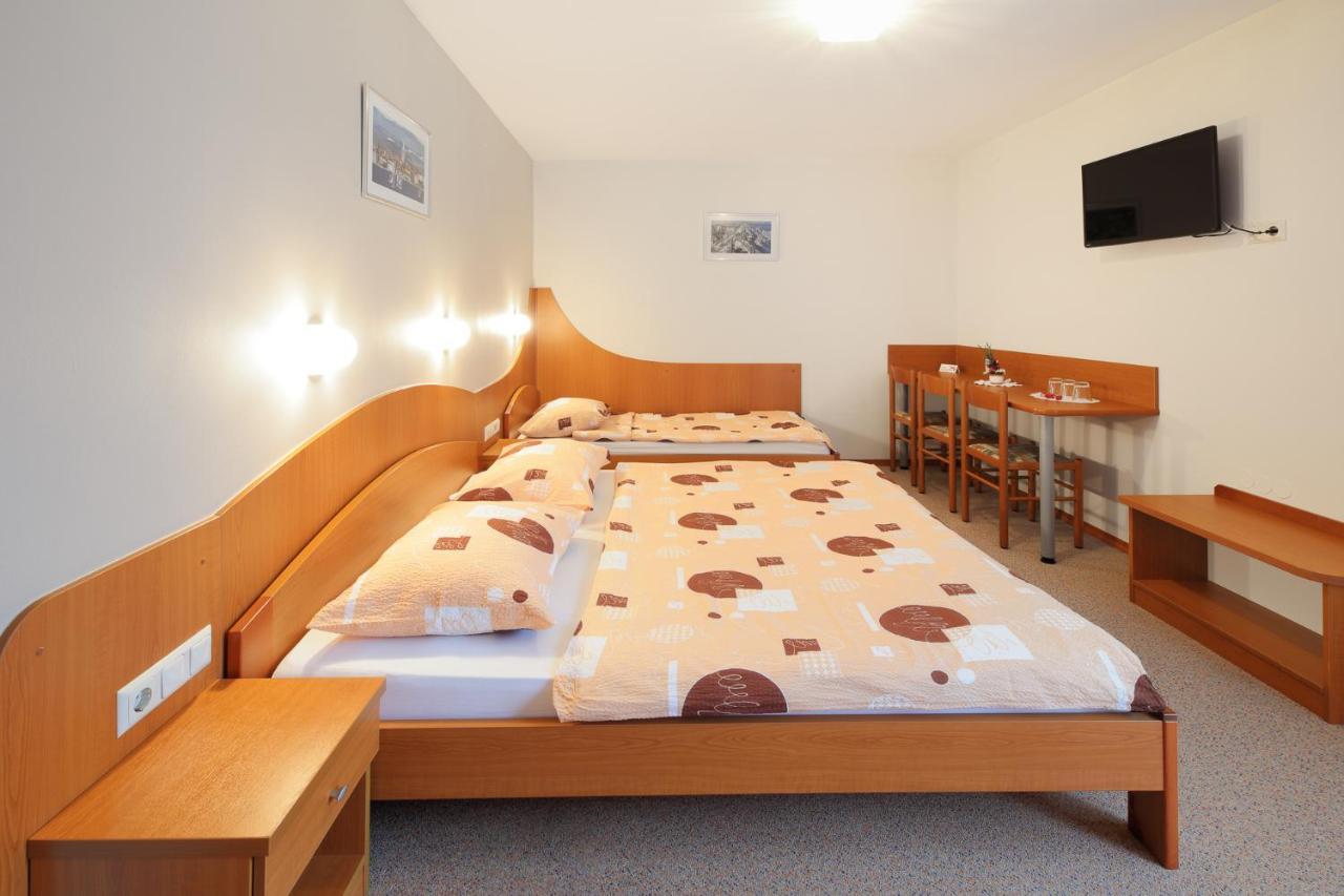 Rooms Sustersic Любляна Екстер'єр фото
